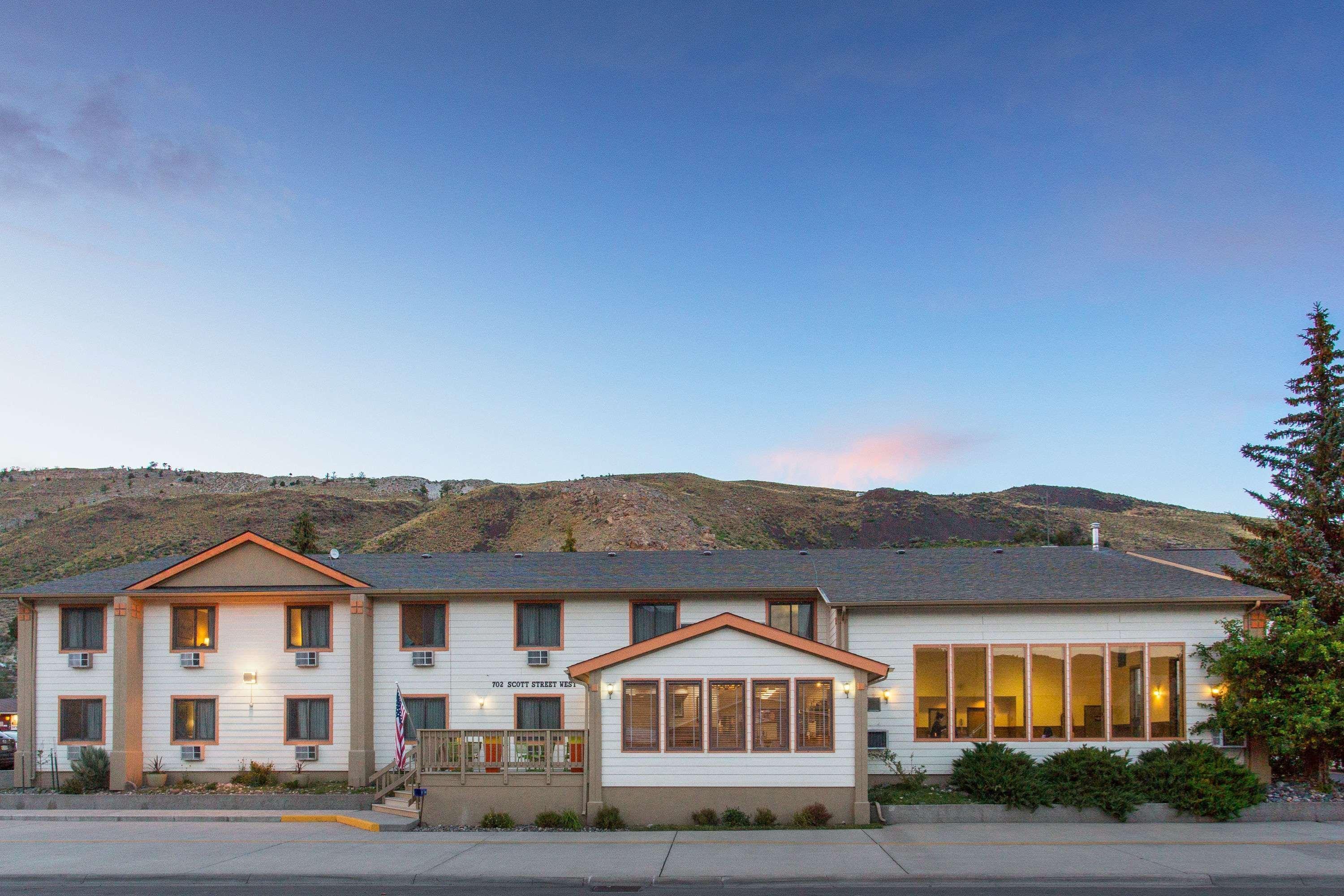 Super 8 By Wyndham Gardiner/Yellowstone Park Area Exteriör bild