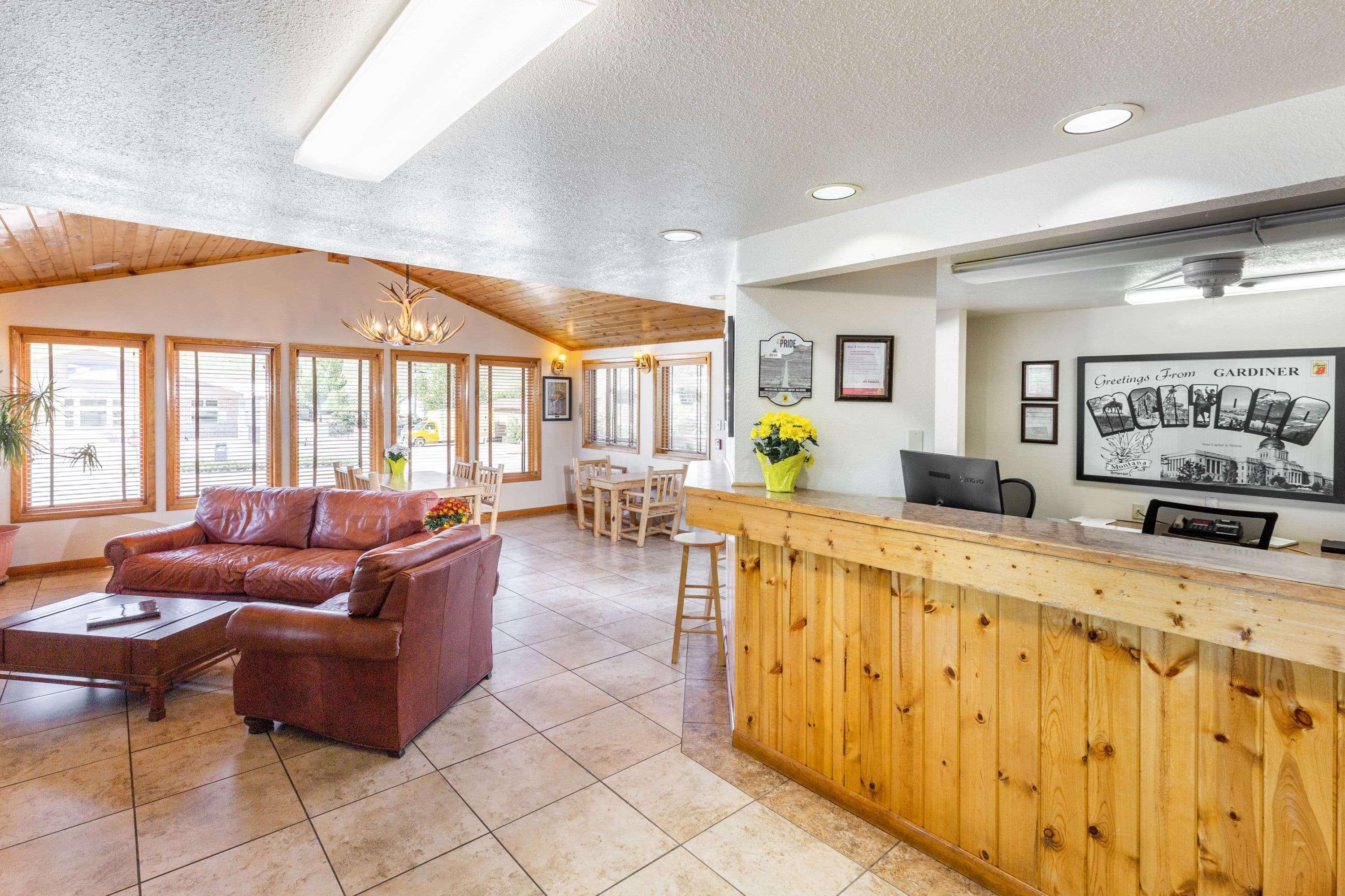 Super 8 By Wyndham Gardiner/Yellowstone Park Area Exteriör bild