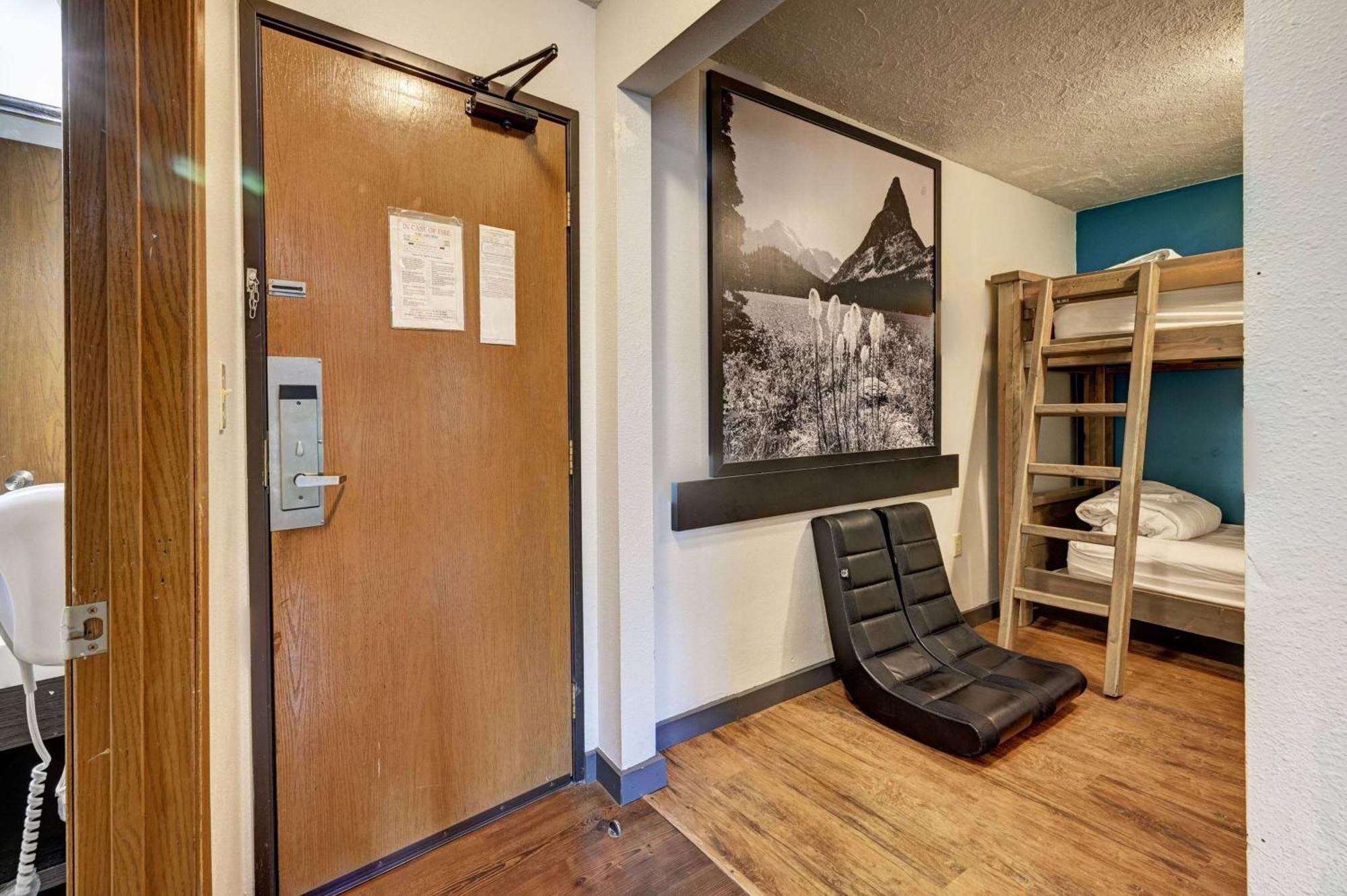 Super 8 By Wyndham Gardiner/Yellowstone Park Area Exteriör bild