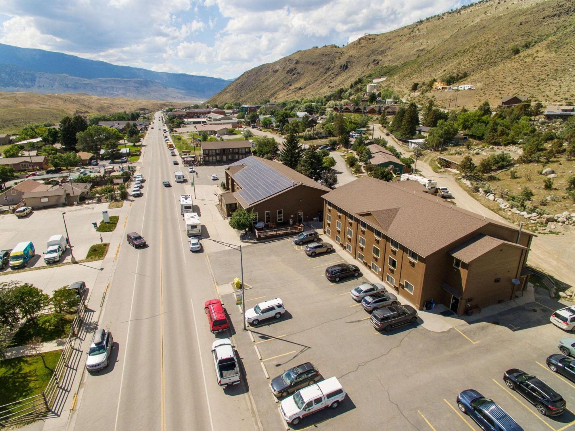 Super 8 By Wyndham Gardiner/Yellowstone Park Area Exteriör bild