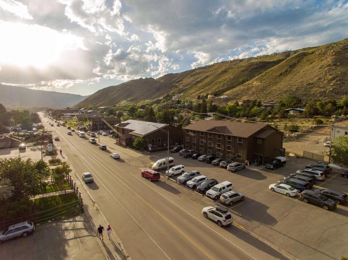Super 8 By Wyndham Gardiner/Yellowstone Park Area Exteriör bild